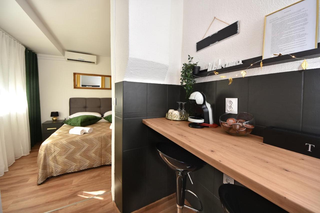 Golden Room زادار المظهر الخارجي الصورة